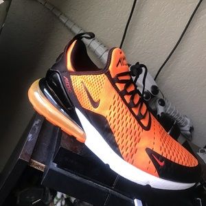 Nike Shoes - Mike air max 270 Nike Shoes - Mike air max 270
